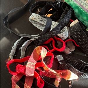 Assorted Hair Ties in Black and Red